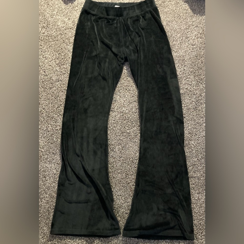 refuge, brand, black, velvet flare leggings! Size medium!💕💕💕EUC